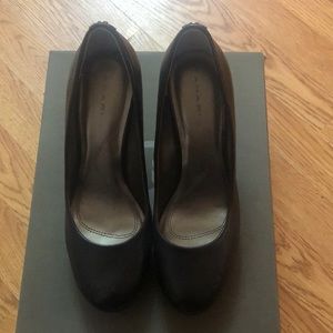 Tahari heels